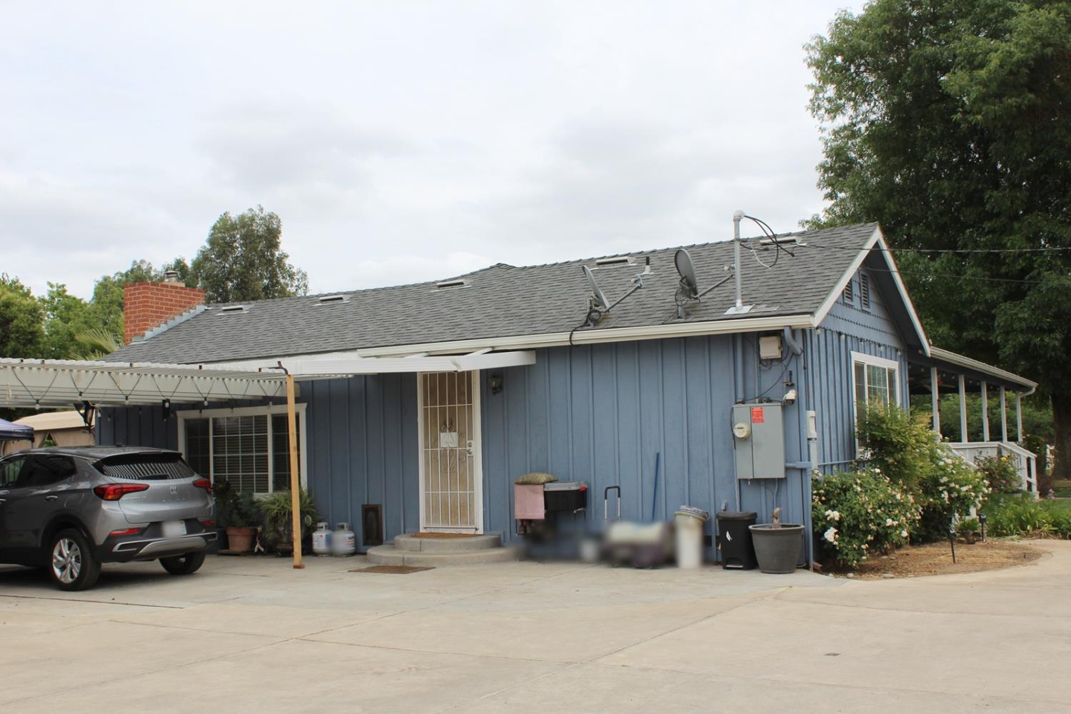 2307 N Hayes Ave, Fresno, CA 93723