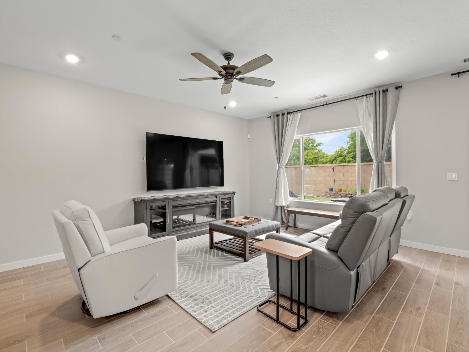 479 S Filbert Ave, Fresno, CA 93727