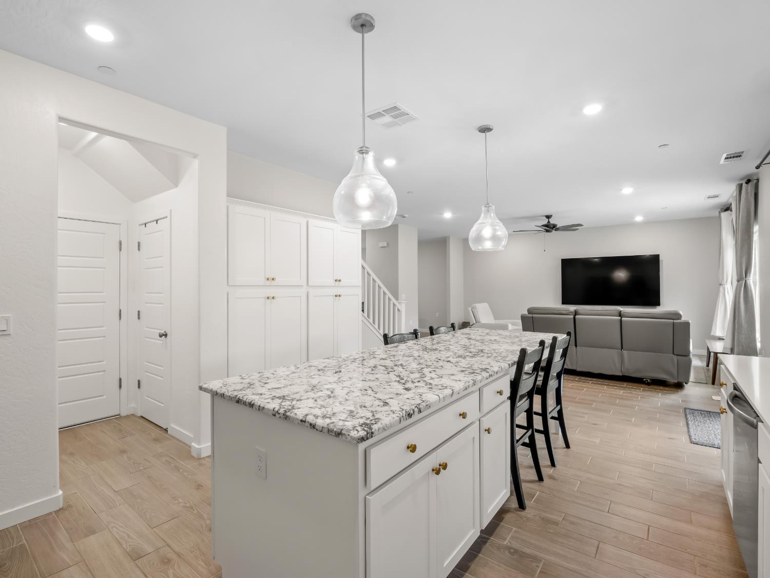 479 S Filbert Ave, Fresno, CA 93727