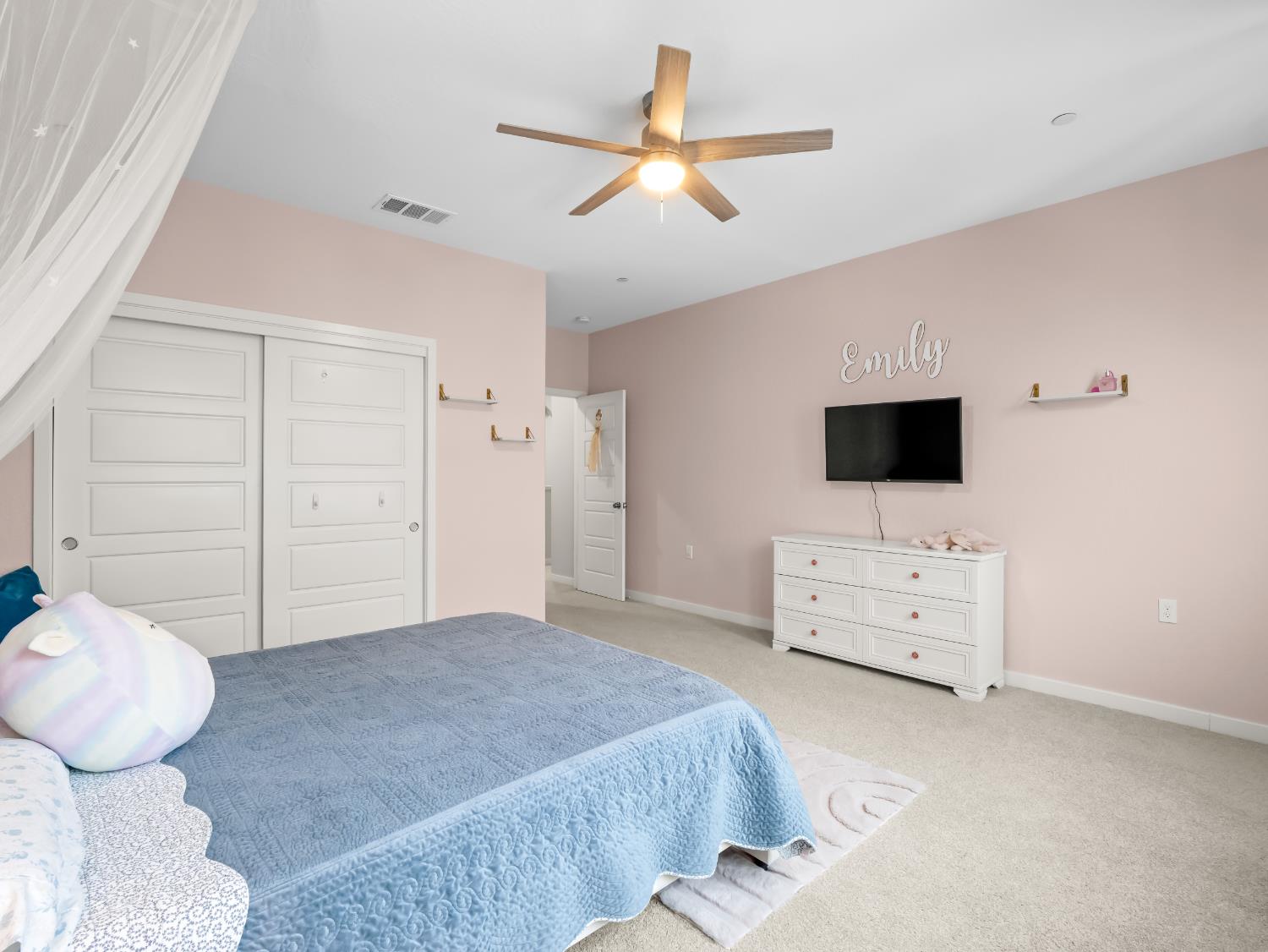 479 S Filbert Ave, Fresno, CA 93727