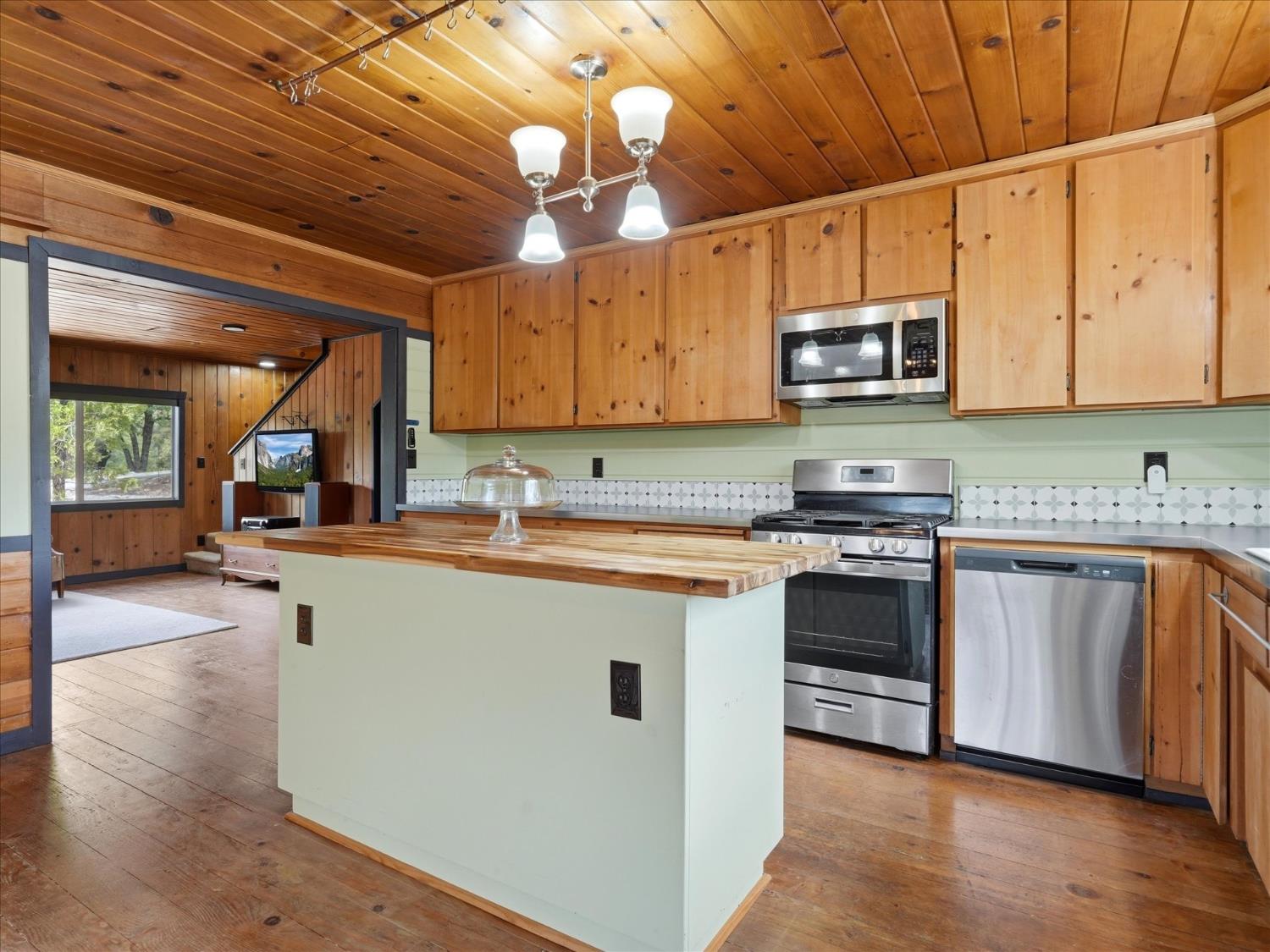 60036 Cascadel Dr S, North Fork, CA 93643