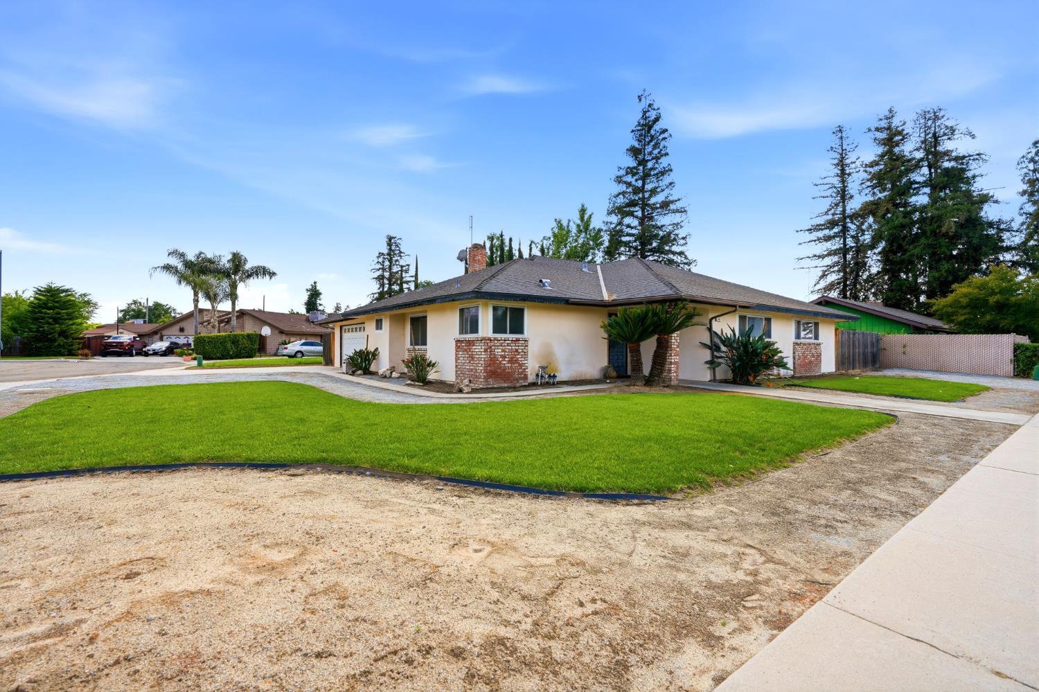 153 Bonita Ave, Fowler, CA 93625