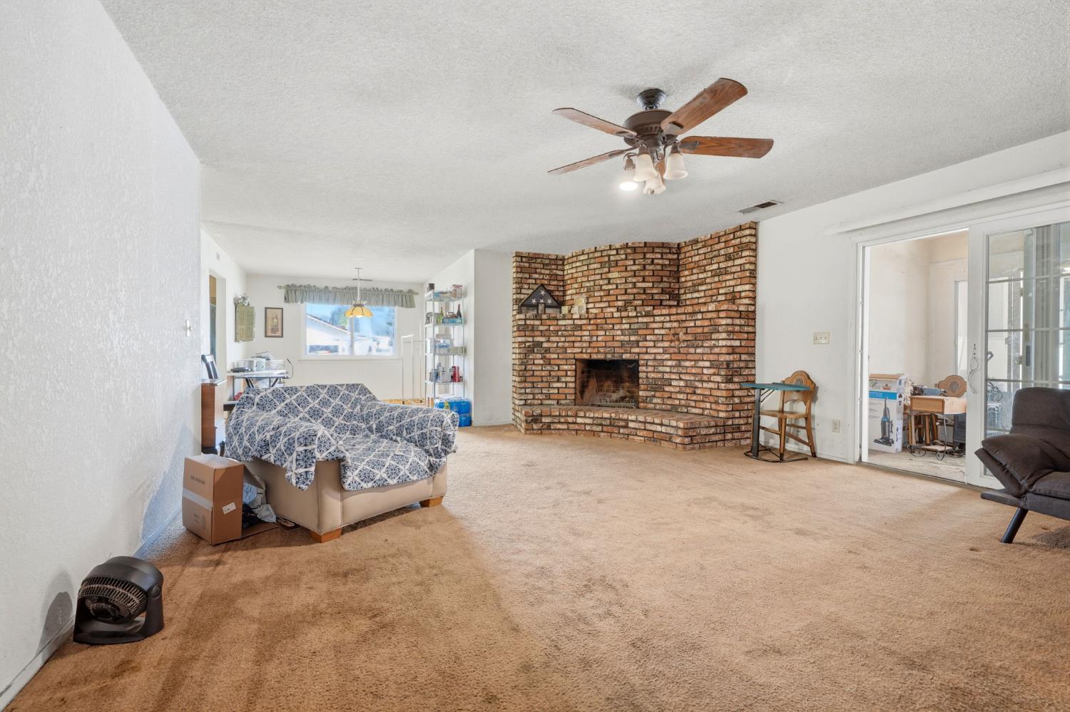 153 Bonita Ave, Fowler, CA 93625
