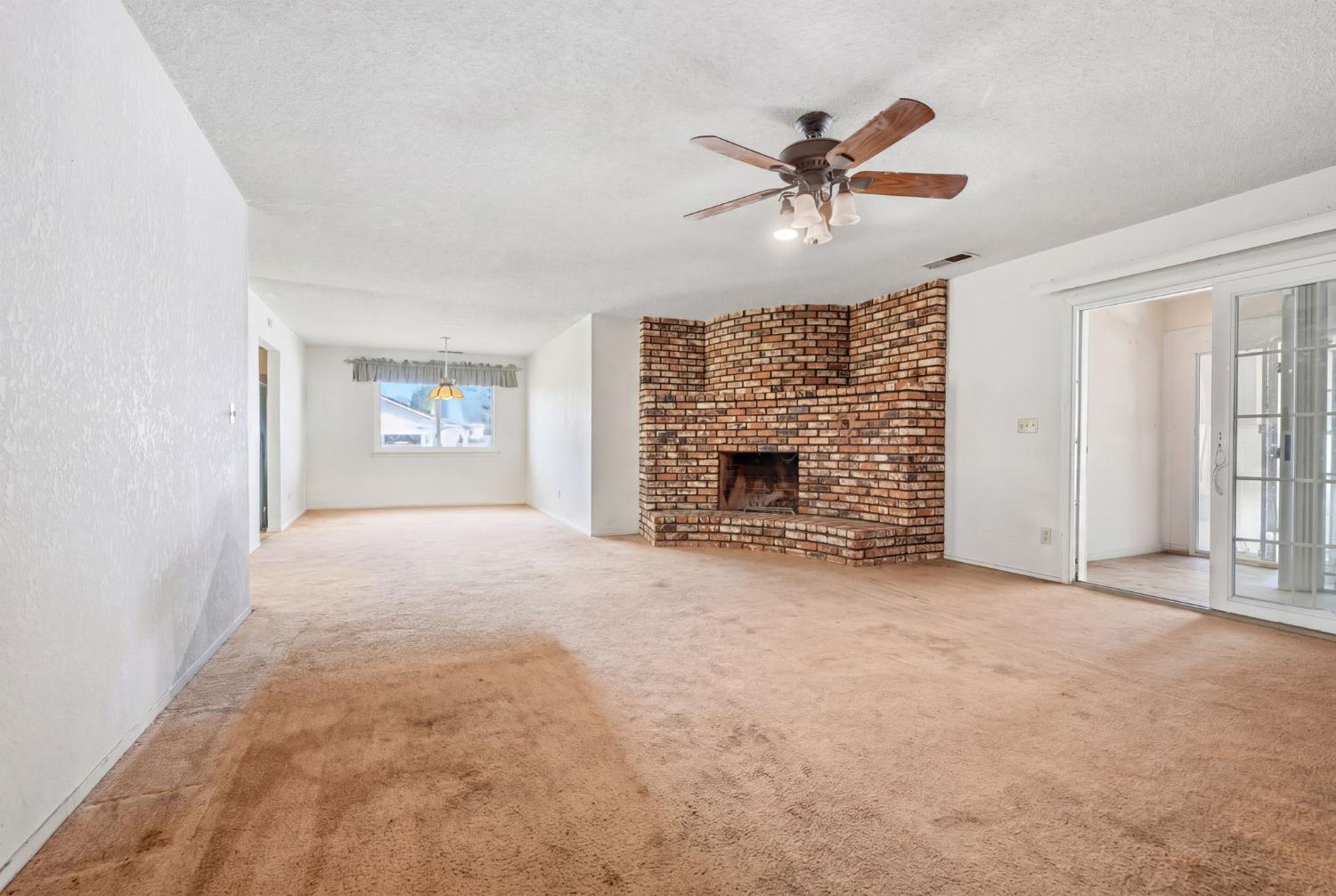 153 Bonita Ave, Fowler, CA 93625