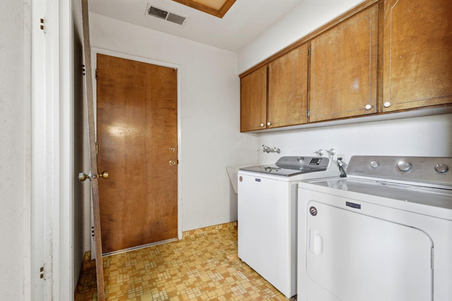 153 Bonita Ave, Fowler, CA 93625