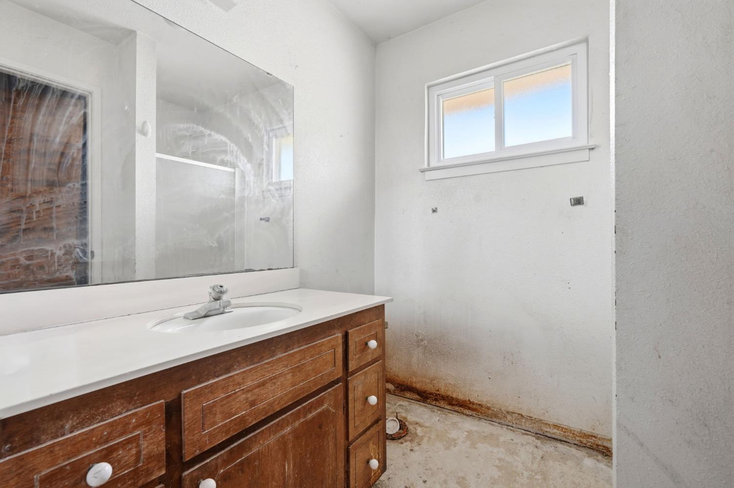 153 Bonita Ave, Fowler, CA 93625