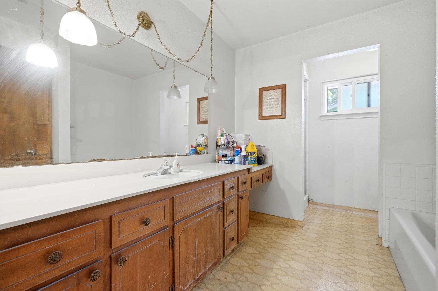 153 Bonita Ave, Fowler, CA 93625