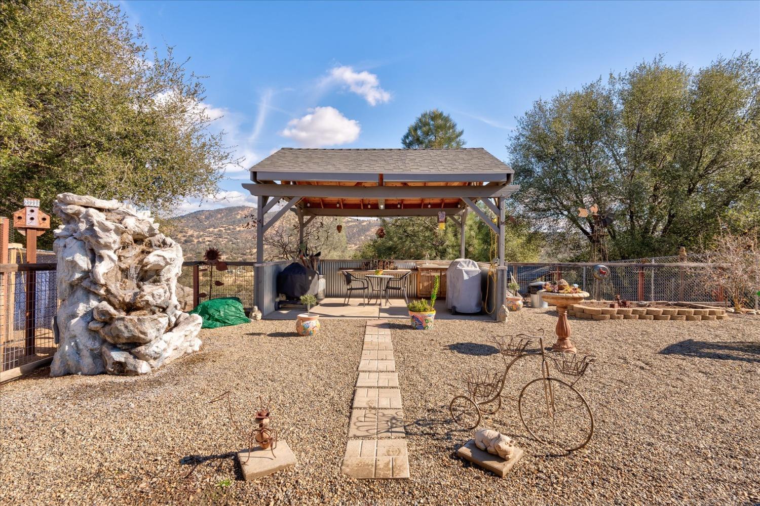 33655 River Knolls Rd, Coarsegold, CA 93614