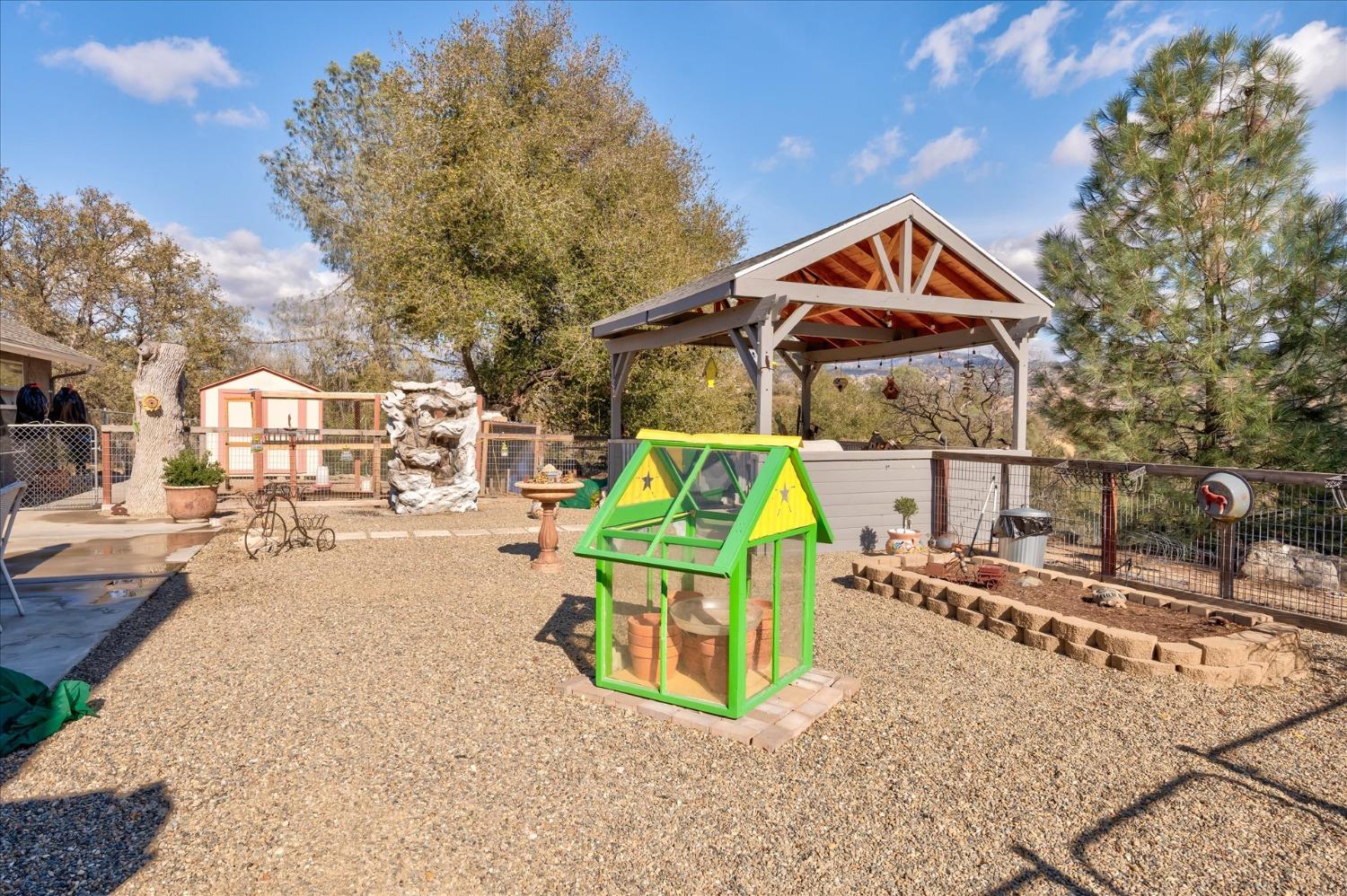 33655 River Knolls Rd, Coarsegold, CA 93614