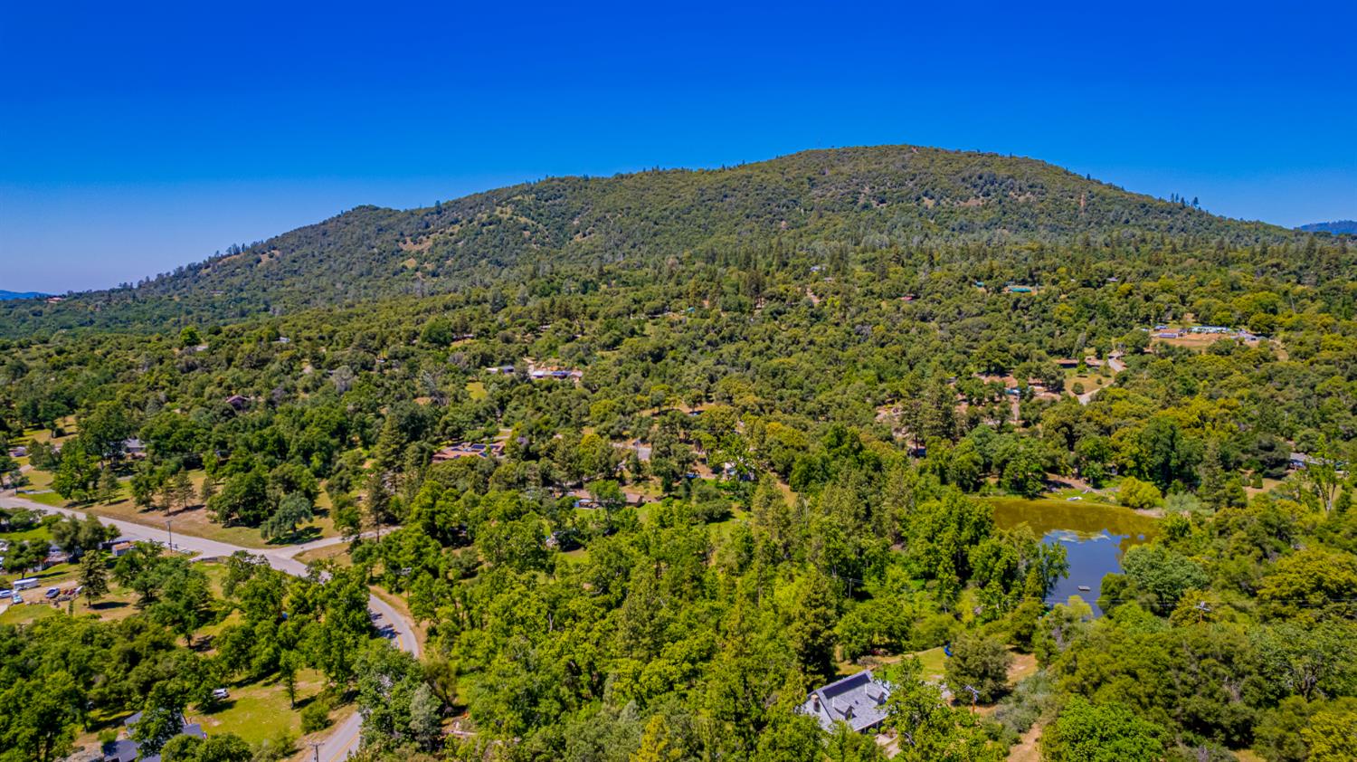 2 Road 601, Ahwahnee, CA 93601
