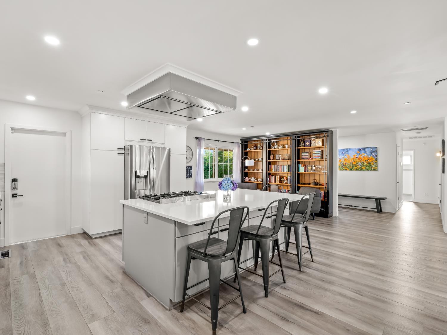 3052 E Fremont Ave E, Fresno, CA 93710