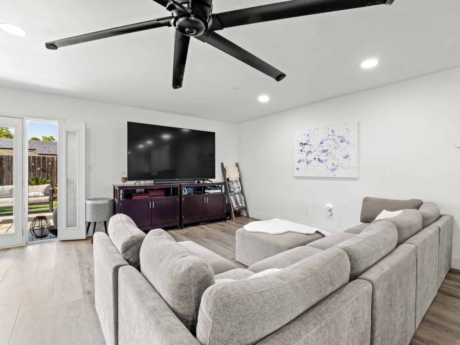 3052 E Fremont Ave E, Fresno, CA 93710