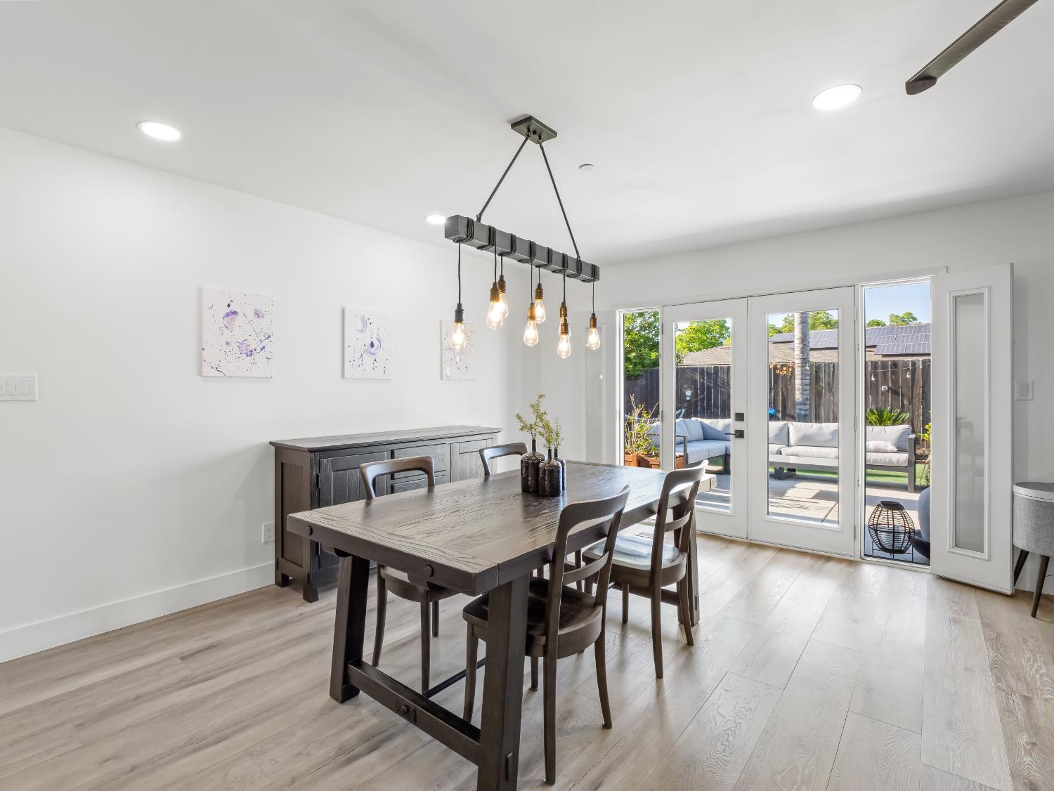 3052 E Fremont Ave E, Fresno, CA 93710