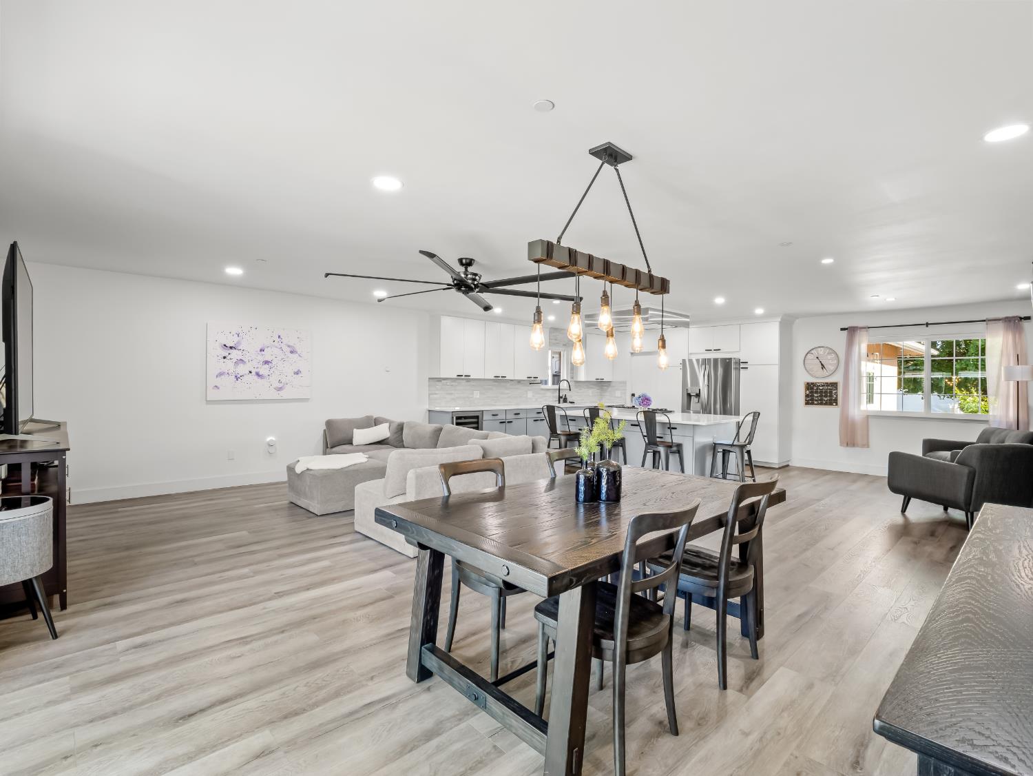 3052 E Fremont Ave E, Fresno, CA 93710