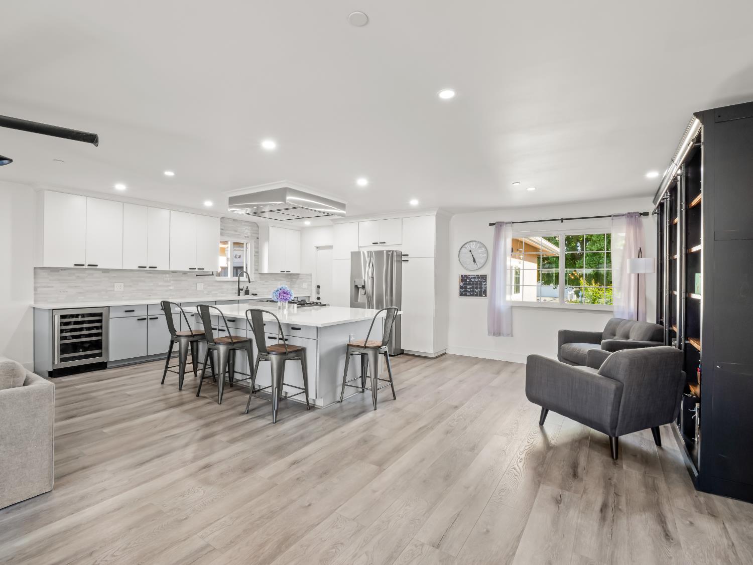 3052 E Fremont Ave E, Fresno, CA 93710