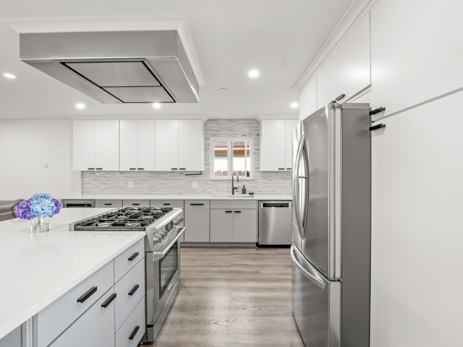 3052 E Fremont Ave E, Fresno, CA 93710