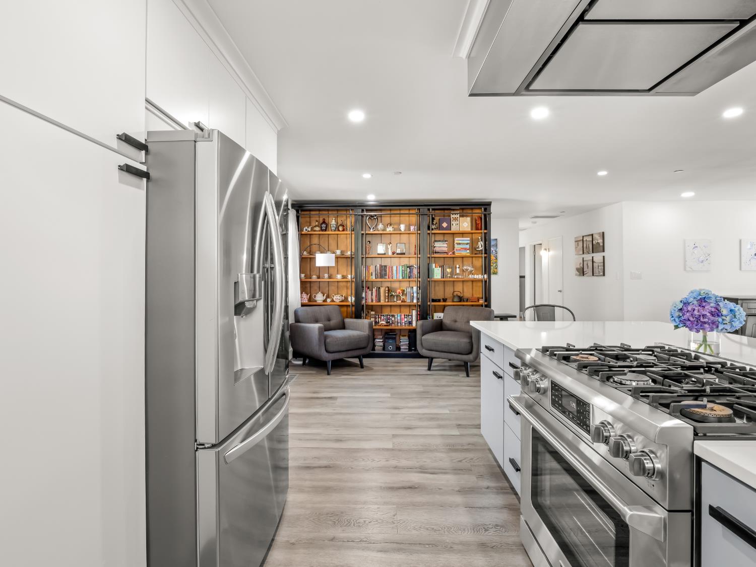 3052 E Fremont Ave E, Fresno, CA 93710