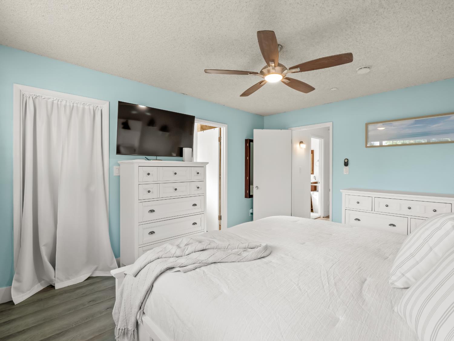 3052 E Fremont Ave E, Fresno, CA 93710