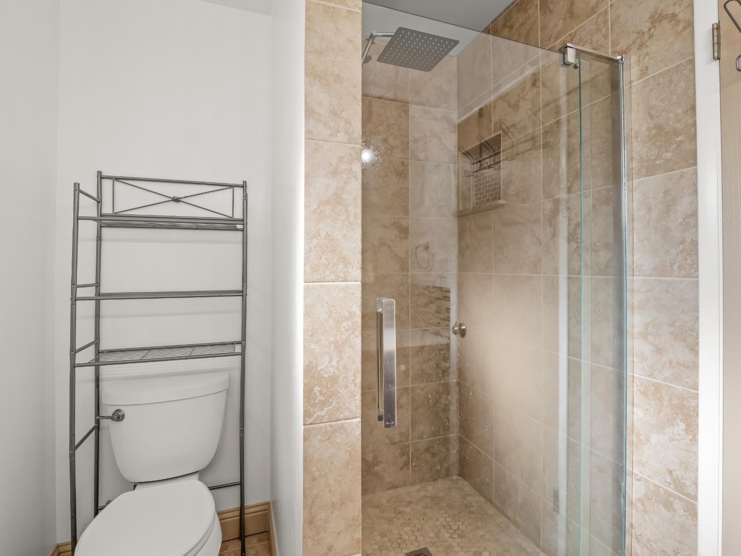 3052 E Fremont Ave E, Fresno, CA 93710