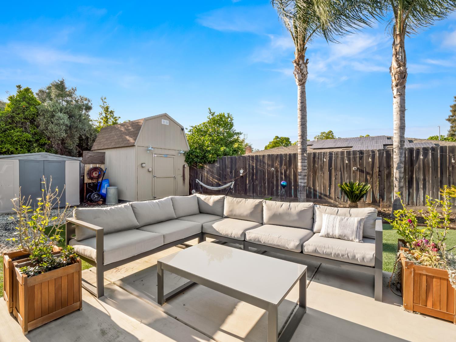 3052 E Fremont Ave E, Fresno, CA 93710