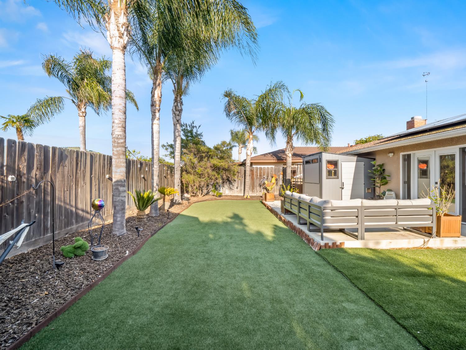 3052 E Fremont Ave E, Fresno, CA 93710