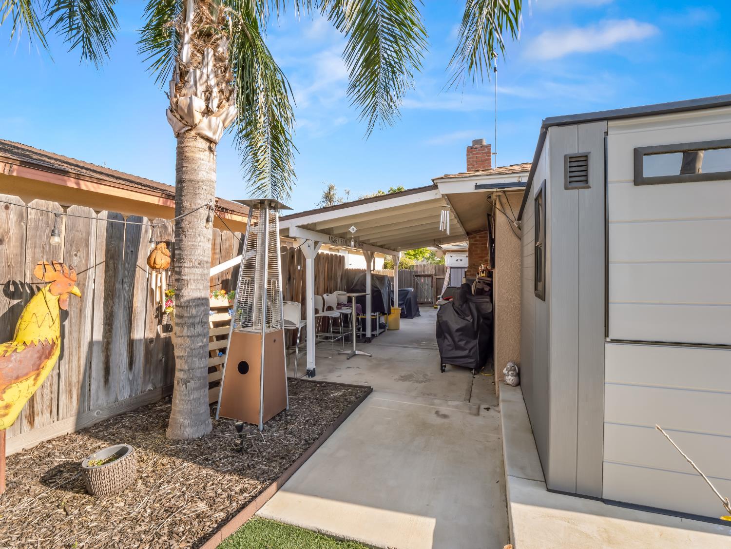 3052 E Fremont Ave E, Fresno, CA 93710