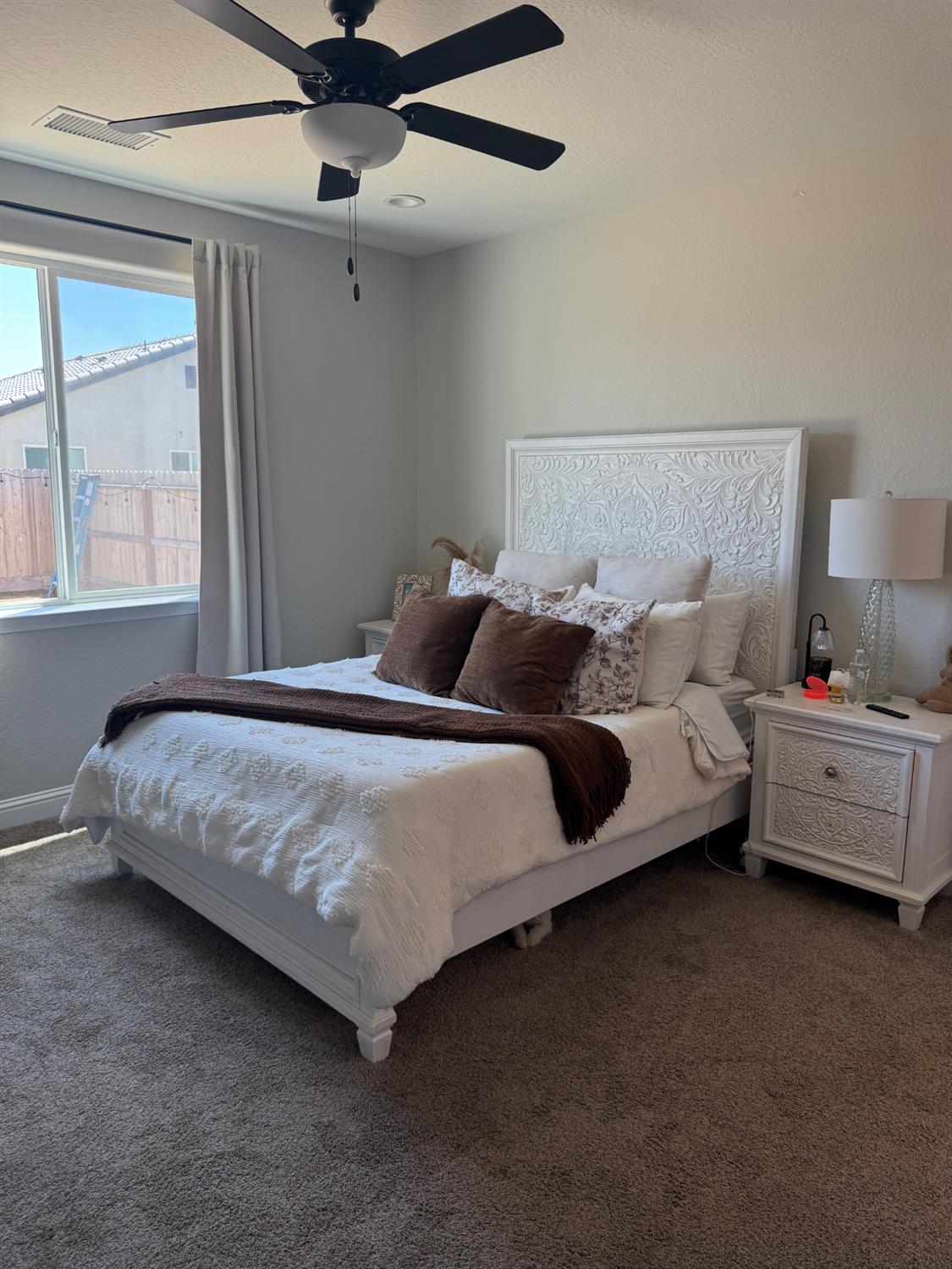 1140 Wasatch Dr, Madera, CA 93638