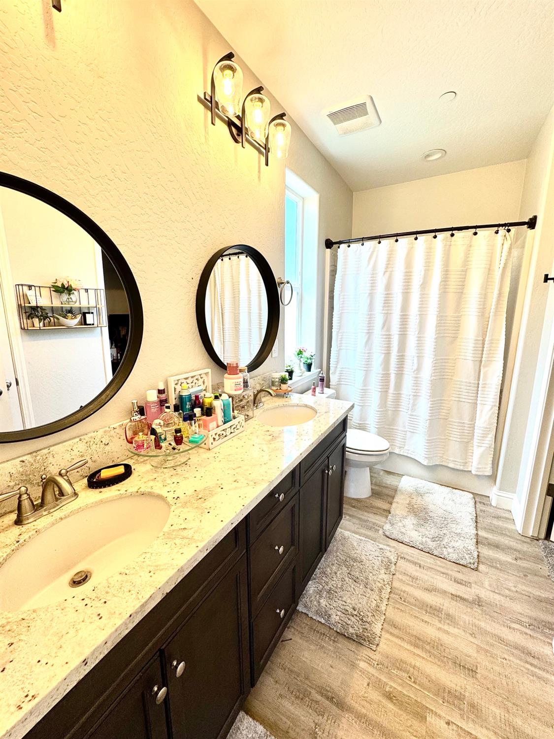 1140 Wasatch Dr, Madera, CA 93638