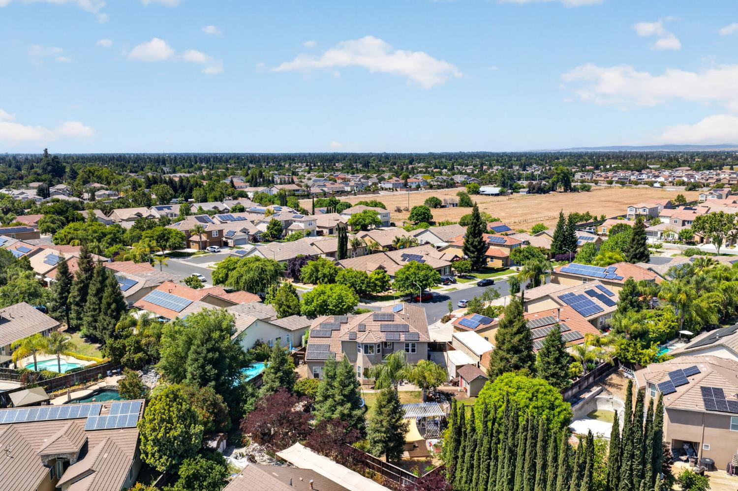 3084 Rall Ave, Clovis, CA 93619