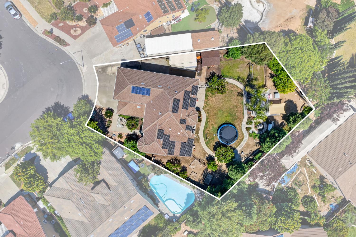 3084 Rall Ave, Clovis, CA 93619