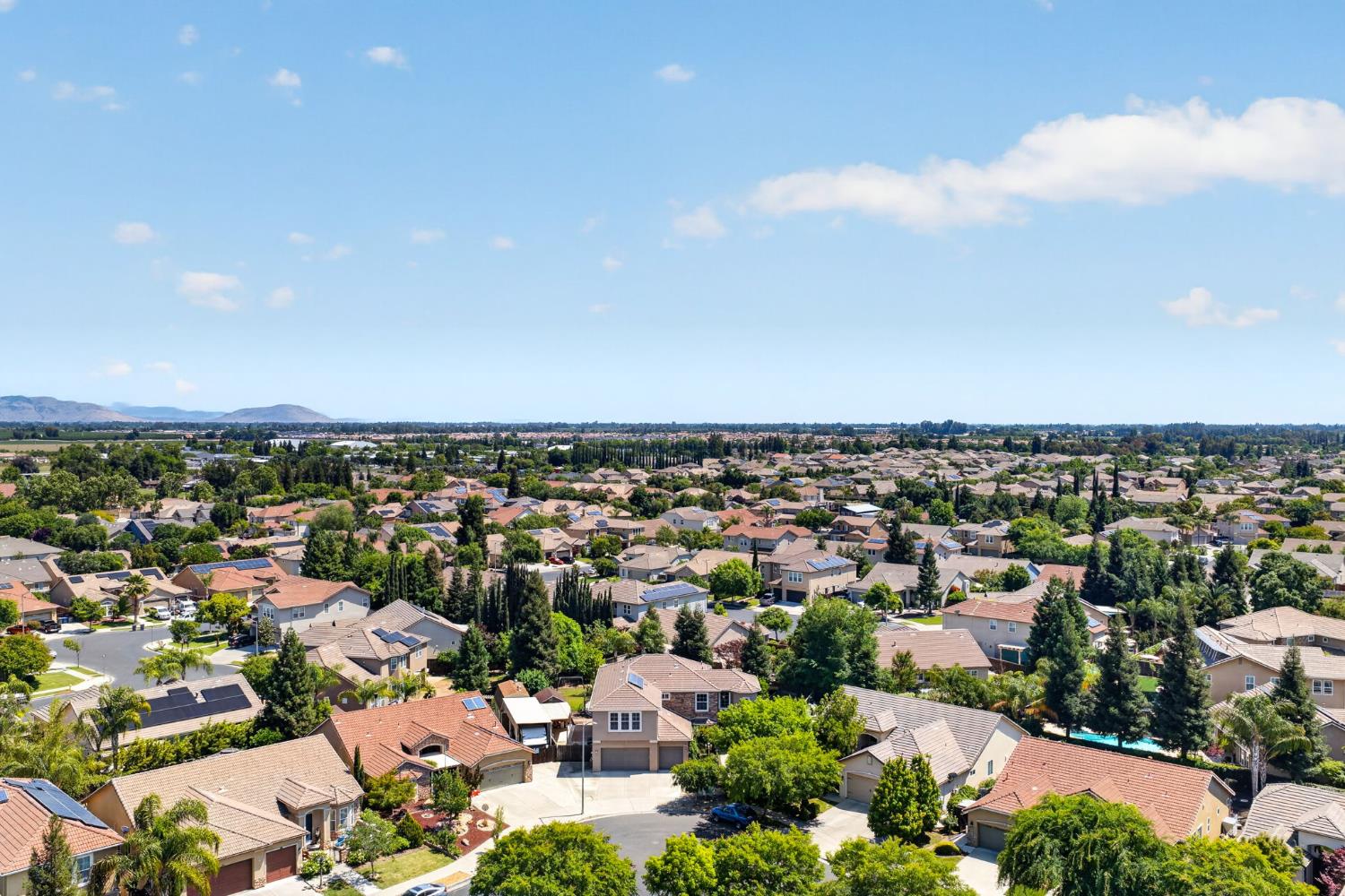 3084 Rall Ave, Clovis, CA 93619