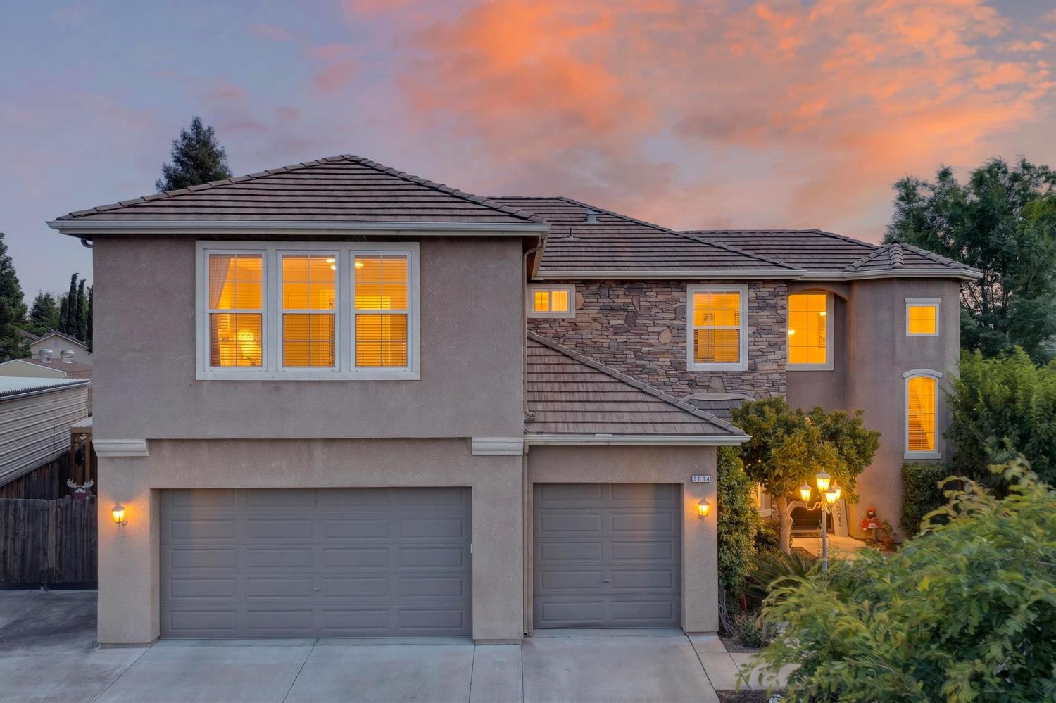 3084 Rall Ave, Clovis, CA 93619