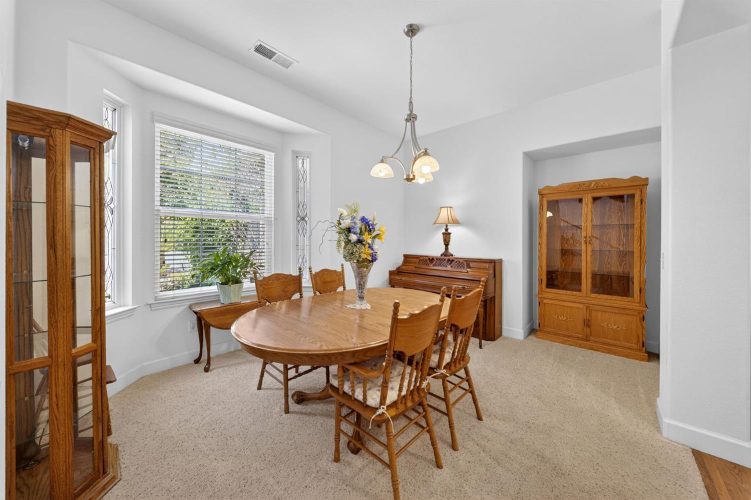 3084 Rall Ave, Clovis, CA 93619