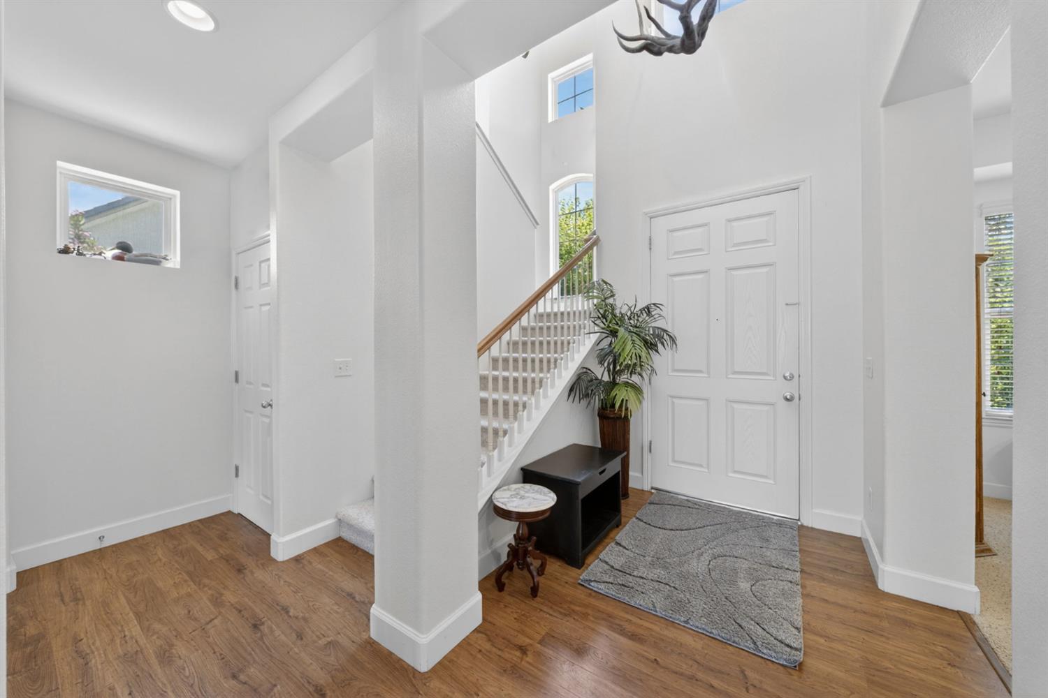 3084 Rall Ave, Clovis, CA 93619