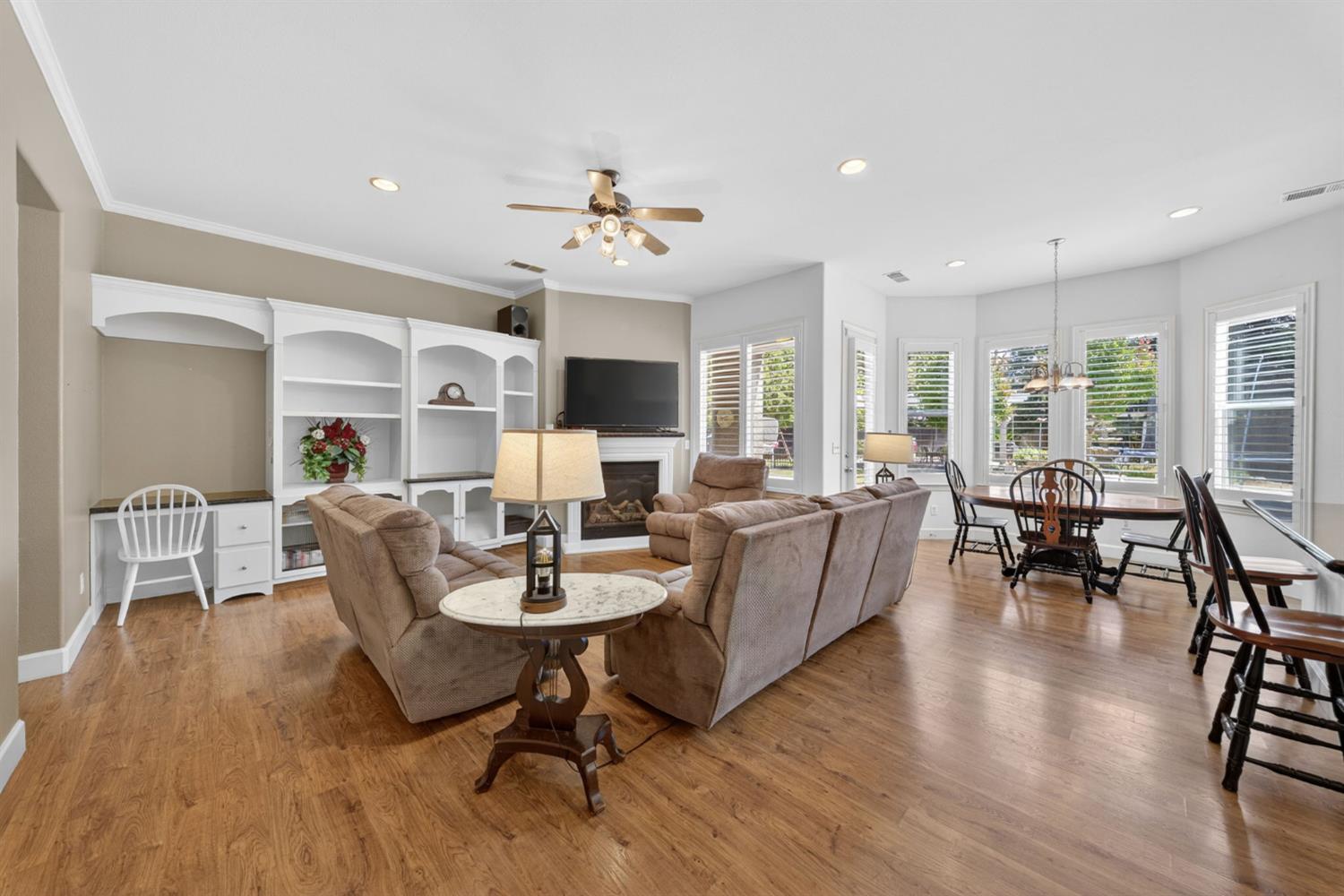 3084 Rall Ave, Clovis, CA 93619