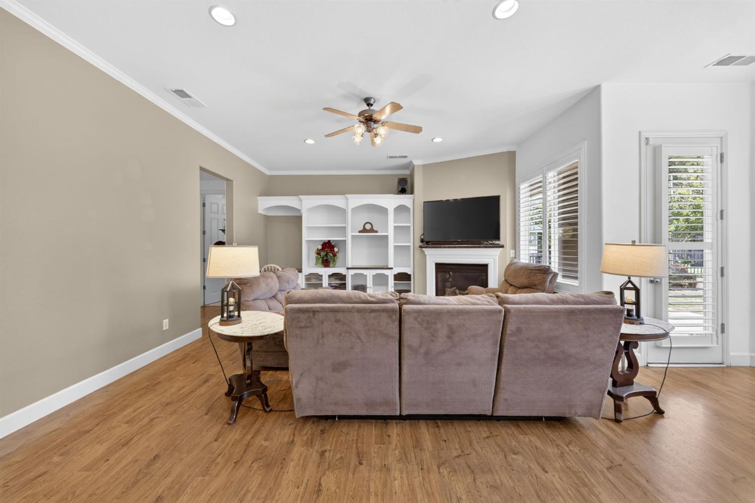 3084 Rall Ave, Clovis, CA 93619