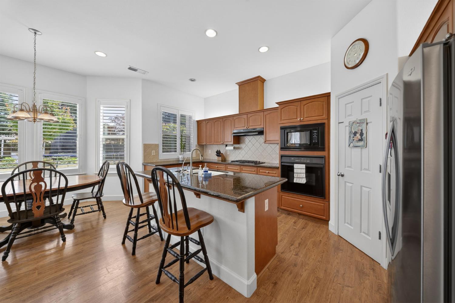 3084 Rall Ave, Clovis, CA 93619