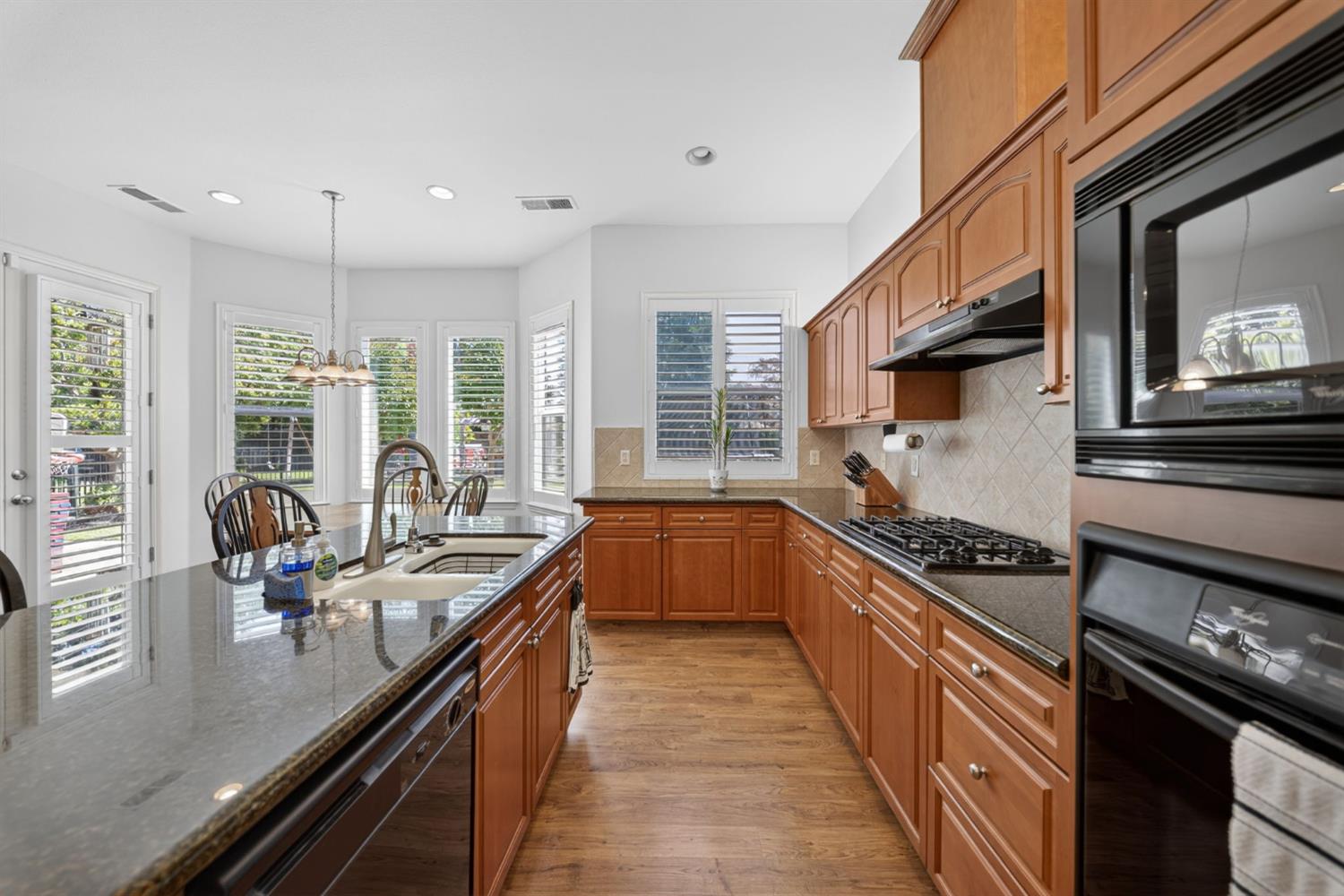 3084 Rall Ave, Clovis, CA 93619