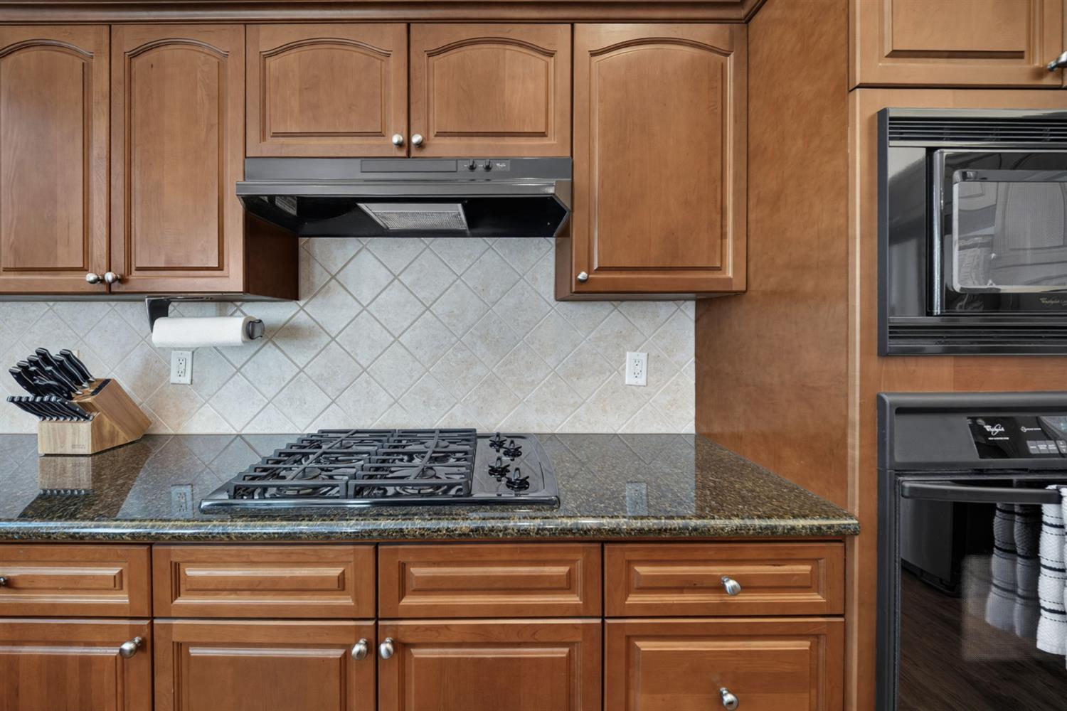 3084 Rall Ave, Clovis, CA 93619