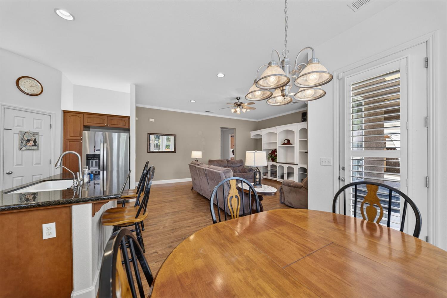 3084 Rall Ave, Clovis, CA 93619