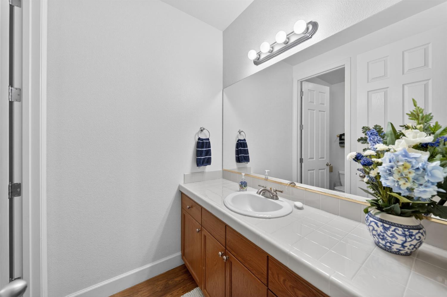 3084 Rall Ave, Clovis, CA 93619