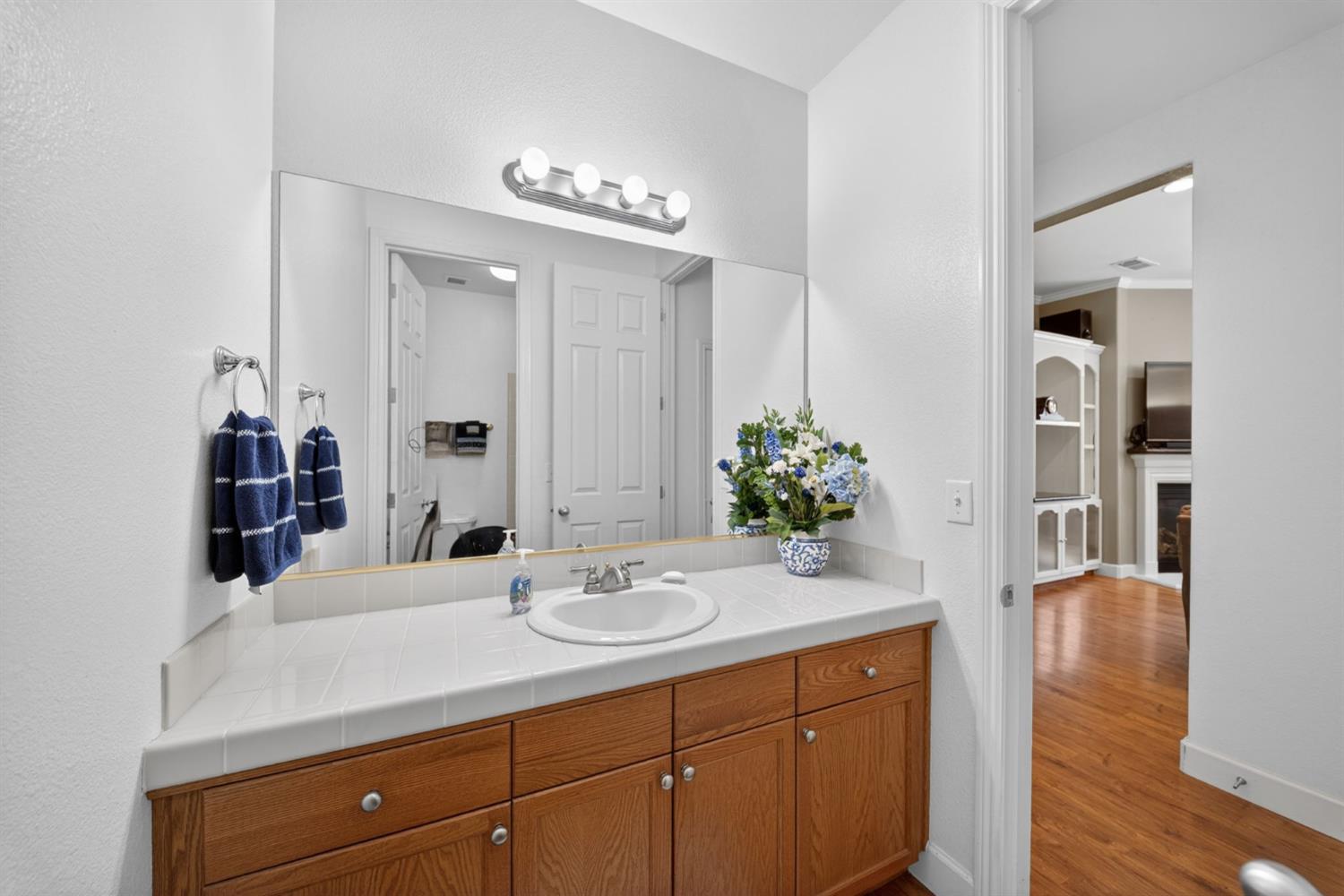 3084 Rall Ave, Clovis, CA 93619