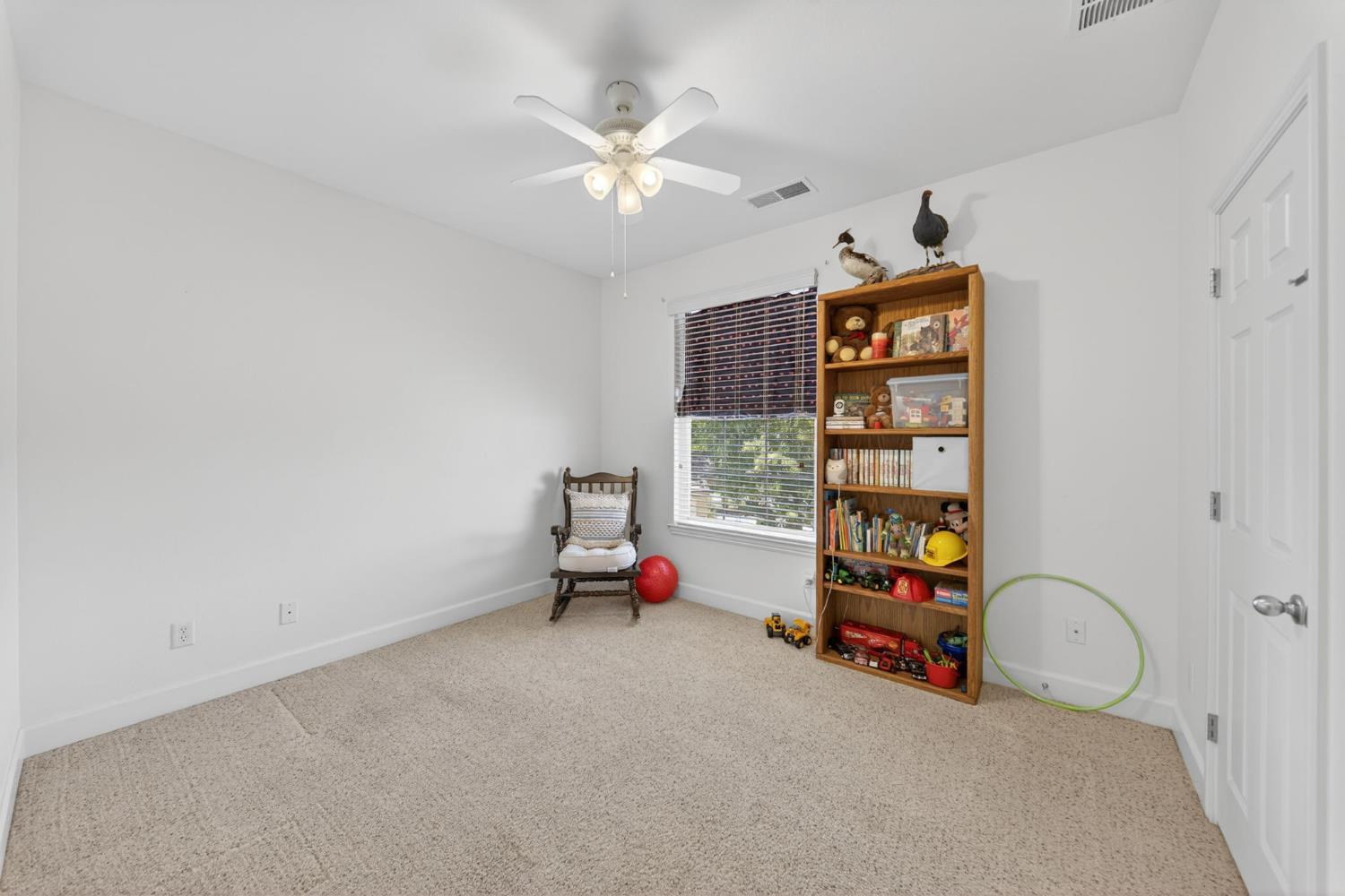 3084 Rall Ave, Clovis, CA 93619