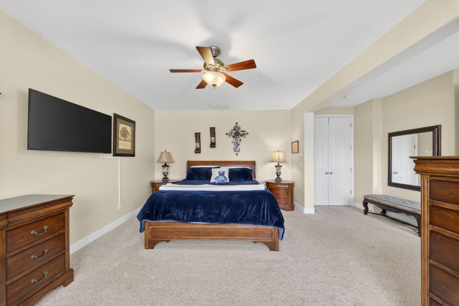 3084 Rall Ave, Clovis, CA 93619