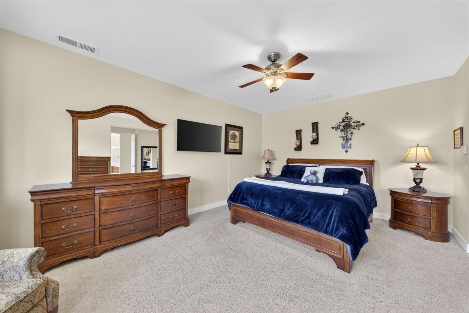 3084 Rall Ave, Clovis, CA 93619