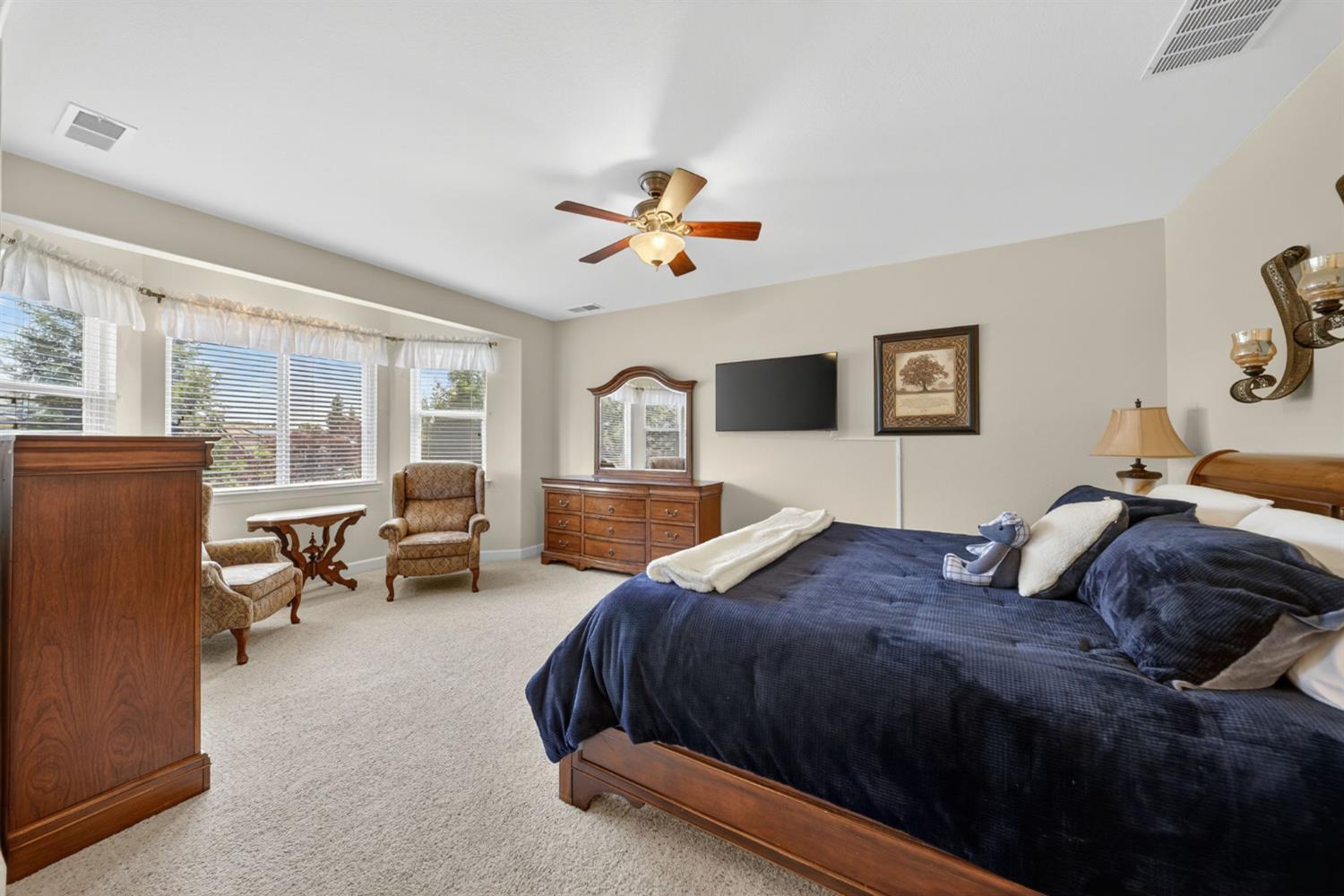 3084 Rall Ave, Clovis, CA 93619