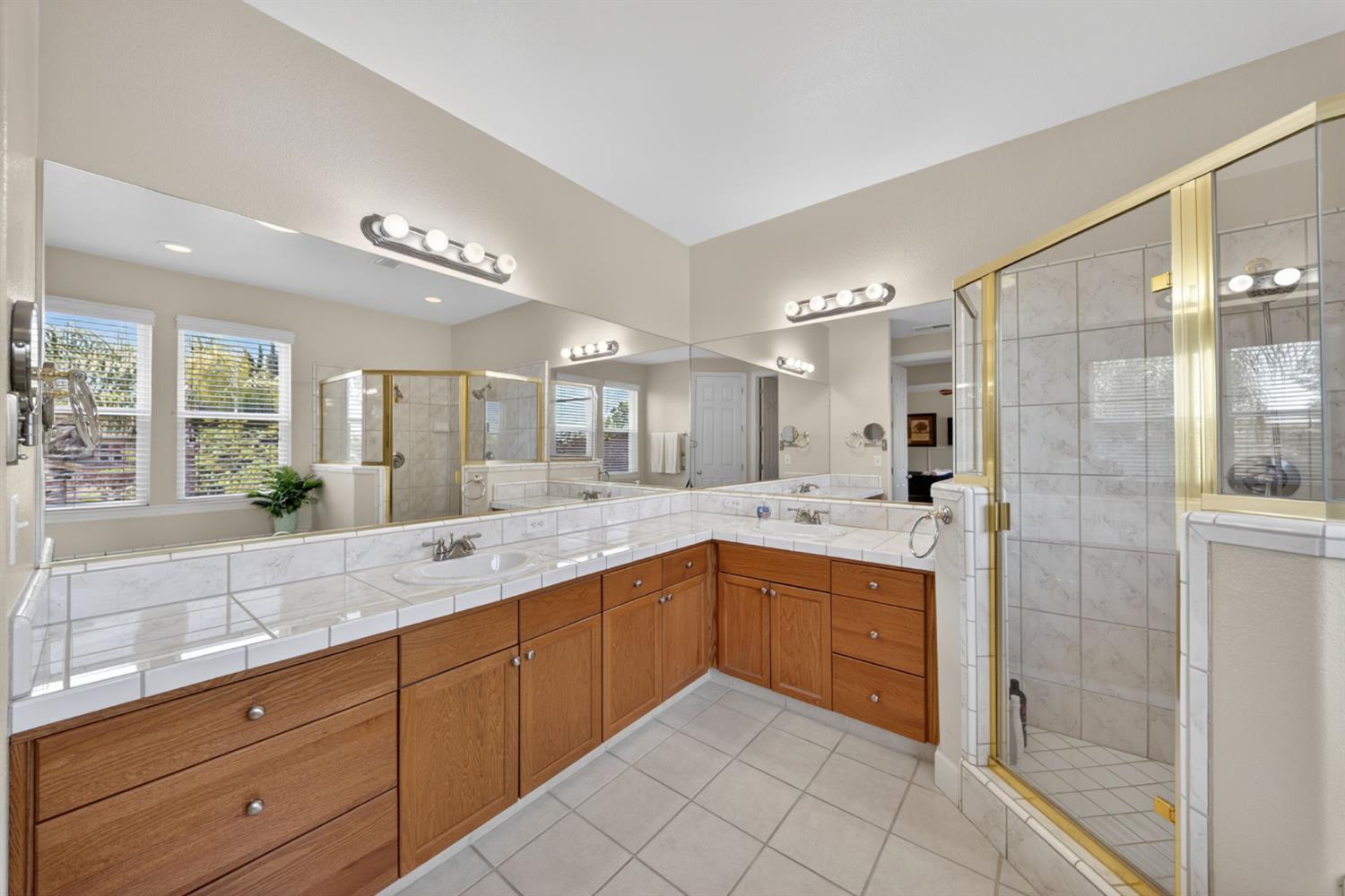 3084 Rall Ave, Clovis, CA 93619