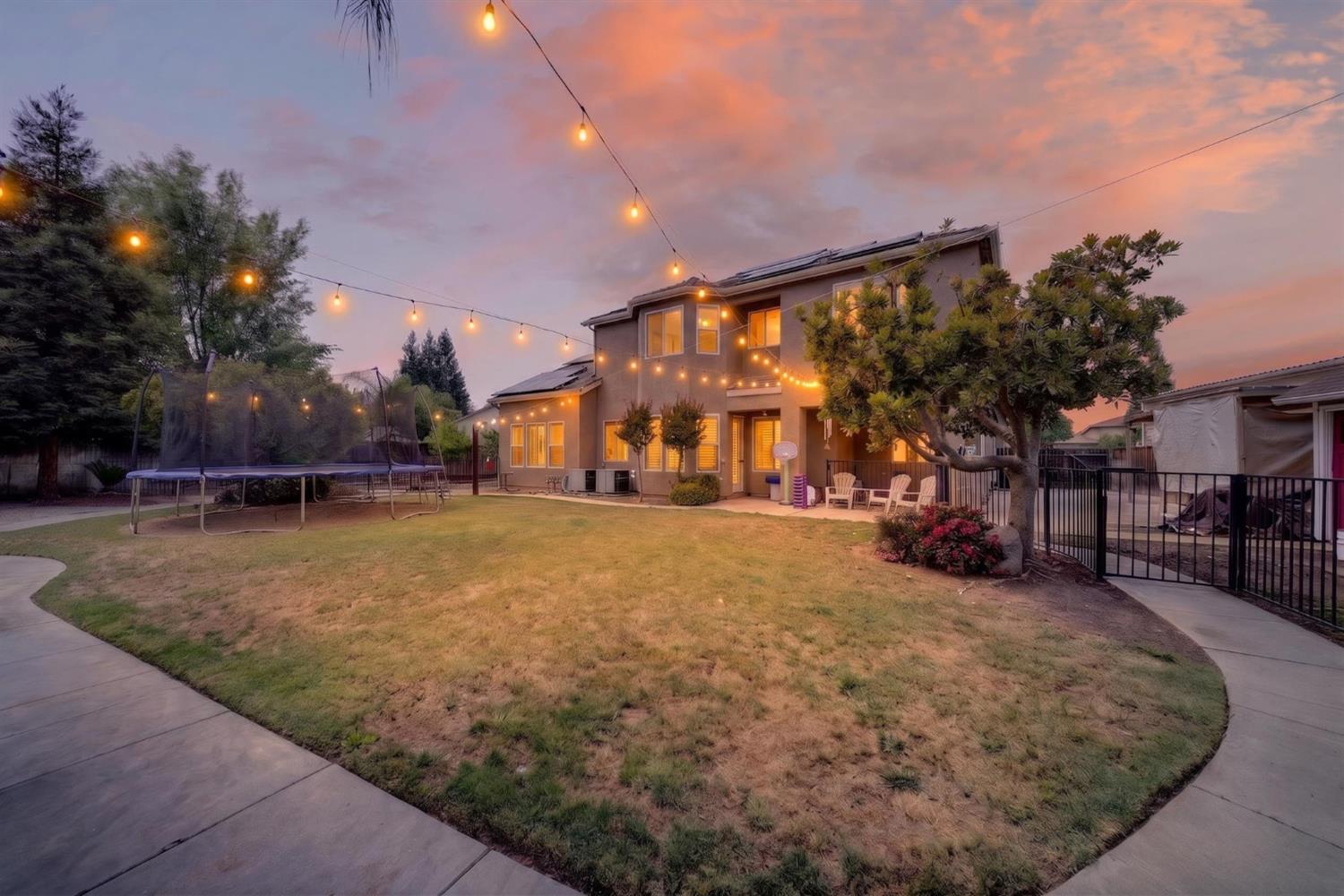 3084 Rall Ave, Clovis, CA 93619