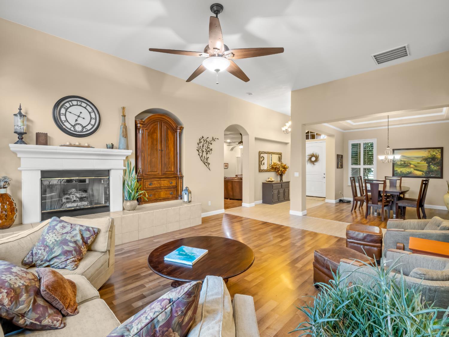 534 Heritage Ave, Clovis, CA 93619