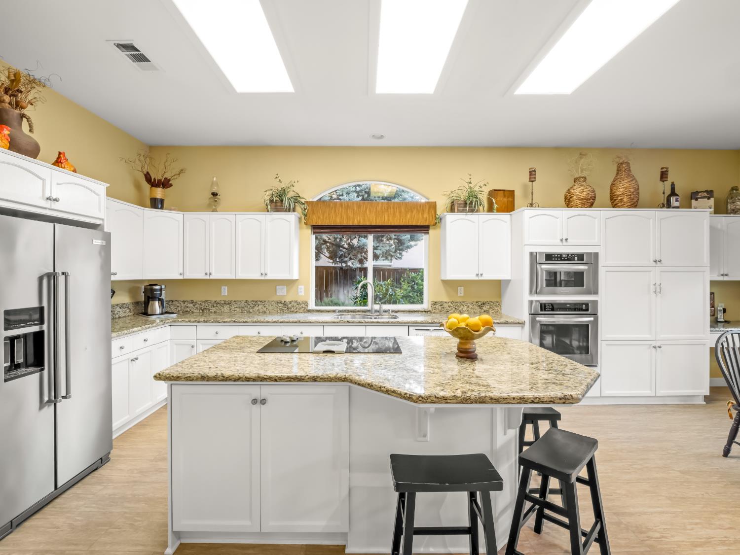 534 Heritage Ave, Clovis, CA 93619